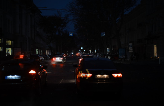 Блекаут в Одесі: майже 500 тисяч абонентів без світла, найближчі два дні будуть найскладнішими