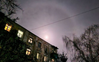 У небі над Києвом помітили унікальне природне явище, фото