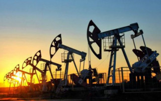 Заборона завозити нафтопродукти до ЄС з рф набула чинності