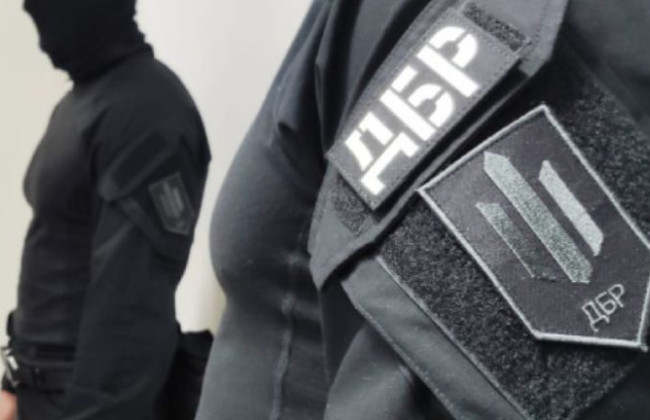 Безпідставно вилучав гроші та повертав їх громадянам: завершено слідство у справі щодо співробітника ДБР