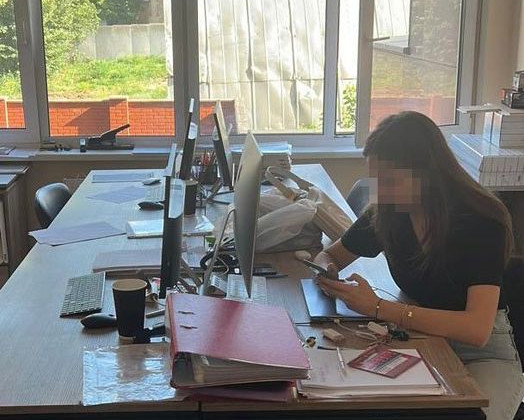 230 тисяч доларів за неіснуючу квартиру на Кловському узвозі – у Києві судитимуть адвокатку та брокера