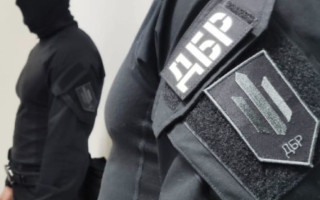 Безпідставно вилучав гроші та повертав їх громадянам: завершено слідство у справі щодо співробітника ДБР