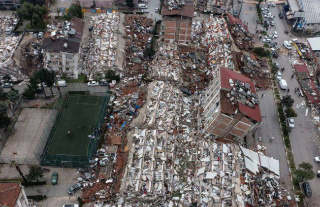 Смертельний землетрус: Туреччина оголосила тижневий траур, жертв вже понад 1650