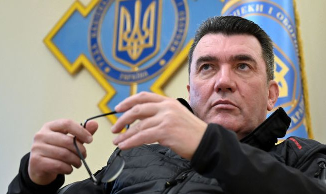 Данілов натякнув про те, що Україна має зброю, якою може бити вглиб росії