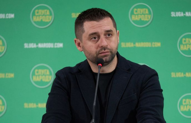 «Сделать правильный для себя выбор» — Арахамия призвал депутатов от ОПЗЖ сложить мандаты