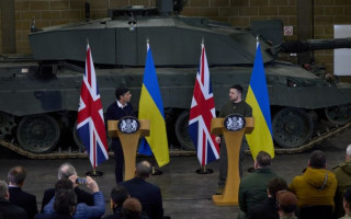 Далекобійна зброя буде: Зеленський заявив, що Україна і Британія погодили пакет допомоги