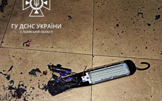 У Львові через вибух акумуляторної батареї в LED-ліхтарі у квартирі постраждала жінка