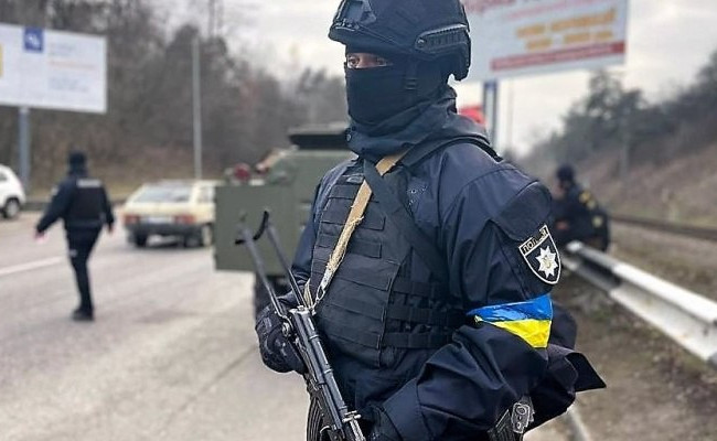 Полицейским в тылу уменьшили размер доплат во время военного положения