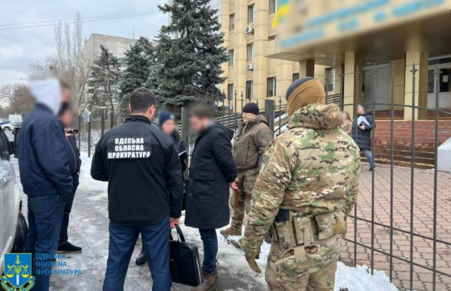 Требовал взятки за слив ходатайств о проведении обысков: в Одессе разоблачили помощника судьи, фото