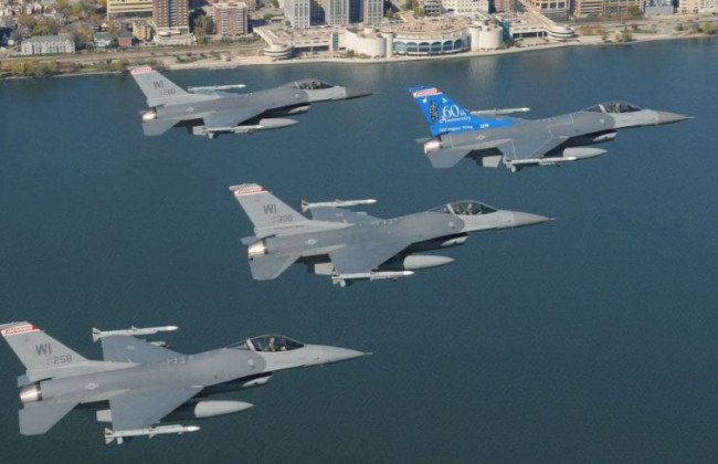 У Польщі заявили, що готові надати Україні винищувачі, але є умова