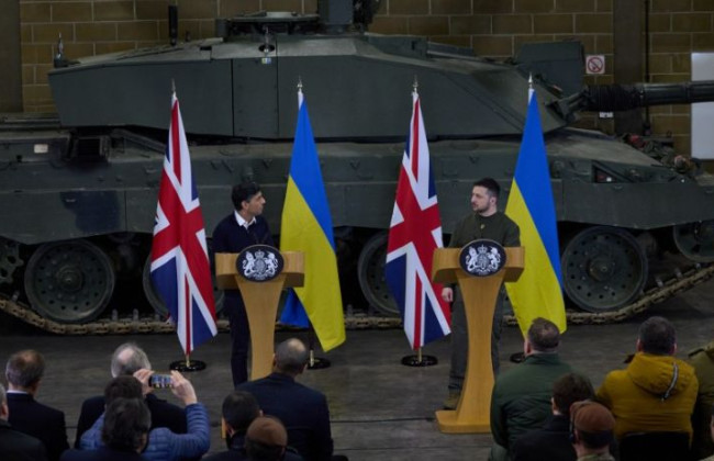 Дальнобойное оружие будет: Зеленский заявил, что Украина и Британия согласовали пакет помощи