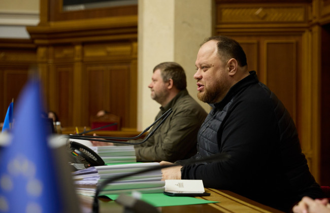 Депутатам-блогерам запретят вести онлайн-трансляции и делать селфи во время заседания Верховной Рады