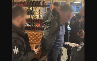$4 000 за беспрепятственную перевозку зерна: разоблачен таможенник