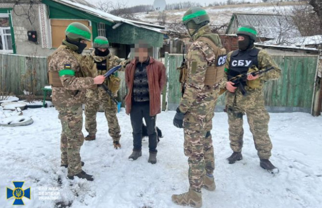 Допомагав ворогу вивозити награбоване майно українців: СБУ затримала колаборанта, фото