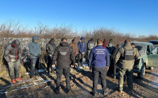 «Вояж» в Угорщину за $5000: на Закарпатті затримали групу ухилянтів, фото і відео