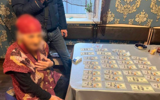 На Полтавщине гражданка заплатила более 100 тысяч грн за «снятие порчи» женщине, которую встретила на рынке