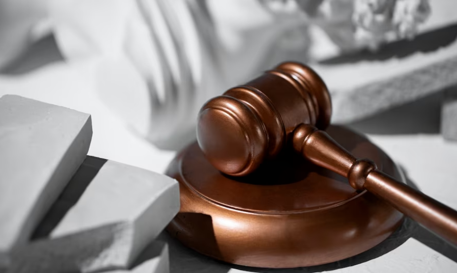 Чи може нотаріус займатись підприємницькою діяльністю