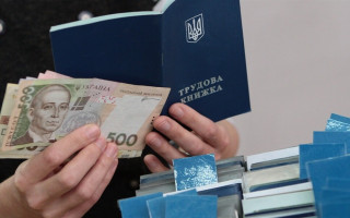 Кабмін схвалив новий порядок працевлаштування окремих категорій безробітних: за кого платитимуть