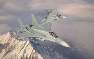 «НЛО» над Румунією: армія країни підняла у повітря винищувачі, оновлено