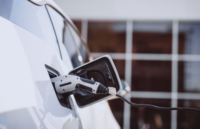 Сколько транспортных средств зарегистрировали сервисные центры МВД в 2022 году