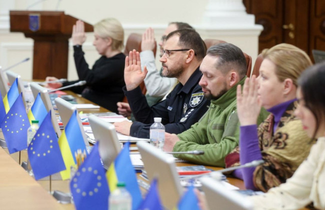 Уряд звільнив двох заступників Резнікова