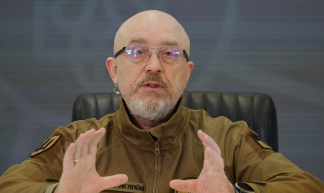 Уволенные с должностей заместители министра останутся в команде Минобороны, — Резников