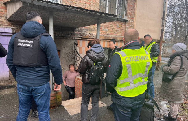 В столичном частном детском саду пытали детей: четырем воспитателям сообщили о подозрении