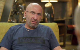 В РФ психолог Сатья ударил женщину, которая пришла к нему на семинар, видео