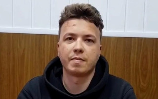 У Мінську розпочався суд над Протасевичем: він визнав провину