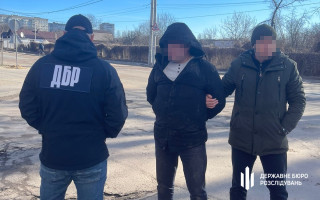 У Житомирі затримали адвоката, який вимагав 40 тисяч гривень, аби закрити неіснуючу справу