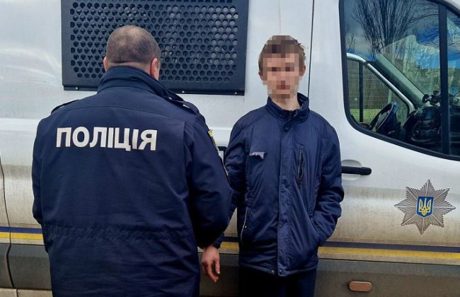 Затащил в склад и изнасиловал коллегу: в Киеве 22-летнему мужчине сообщили о подозрении