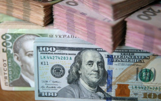 В Нацбанку відповіли, чи впливають російські ракетні обстріли на курс долара в Україні