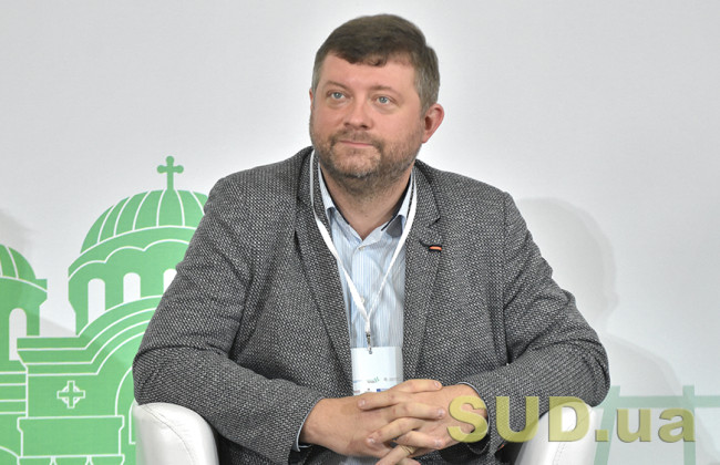 Не думаю, что у нас есть госслужащие, которые получают заработную плату меньше минимальной, это единичные случаи, – Корниенко