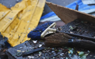 Как вести себя, если ракетный удар или артобстрел застал на улице: инструкция