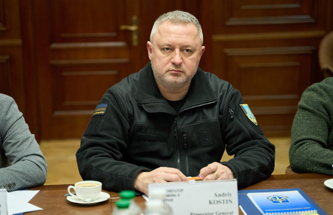 Были бы благодарны, если б нам помогли отстроить разрушенные прокуратуры – Андрей Костин