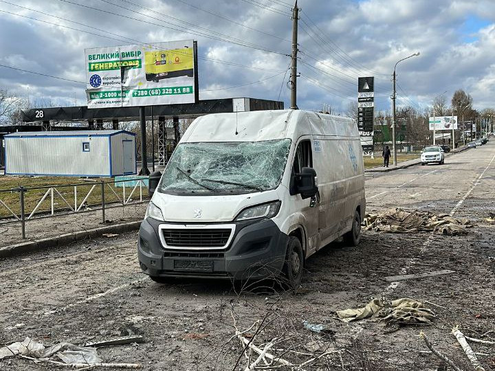 Ракетный удар по Хмельницкому: одна из ракет попала по военному объекту, другая — ударила рядом