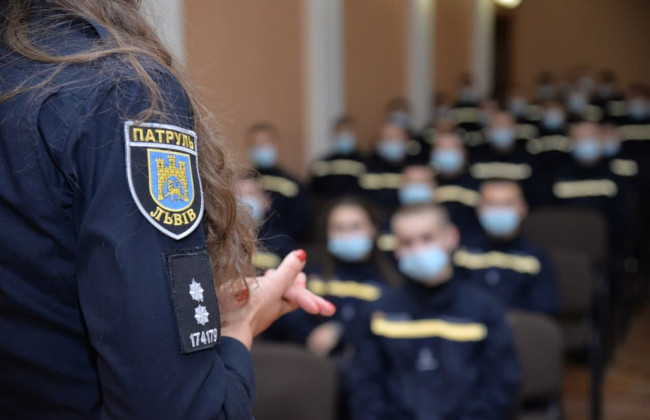 Кабмін підвищив розміри посадових окладів курсантам закладів вищої освіти, які здійснюють підготовку поліцейських