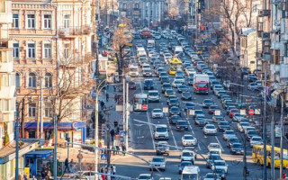 Стало відомо, хто з іноземних гостей прибув до Києва, через яких перекрили рух транспорту