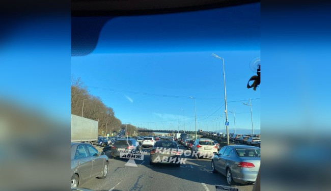 В Киеве перекрыт центр и большие пробки, фото и видео