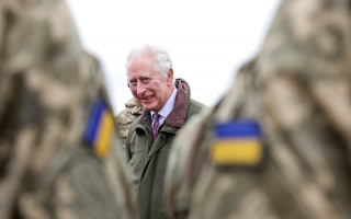 Король Чарльз III відвідав українських військових, які навчаються в Британії: фото і відео