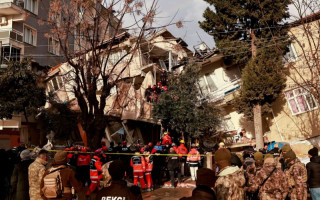 В Турции в результате новых землетрясений погибли 6 человек и почти 300 пострадали: фото