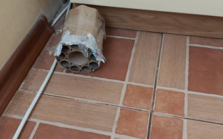 Зізнався, що йому заважали діти: на Одещині чоловік з вікна квартири запускав феєрверки у напрямку дитячого майданчику