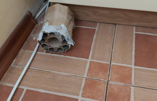 Признался, что ему мешали дети: на Одесчине мужчина из окна квартиры запускал фейерверки в направлении детской площадки