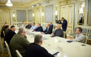 Зеленський зустрівся з делегацією Палати представників Конгресу США на чолі з головою Комітету із закордонних справ Макколом: що обговорили