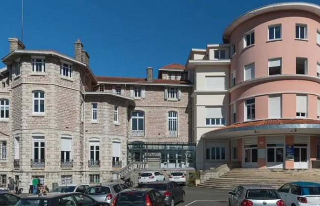 У Франції учень напав на вчительку іспанської мови з ножем