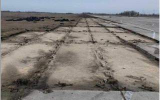 Незаконно демонтував і продав аеродромні плити майже за 3 млн грн: посадовцю повідомили про підозру