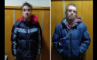 Побили і пограбували поблизу столичного метро: затримано двох грабіжників