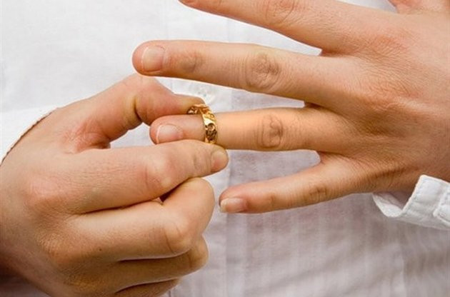 Народні депутати пропонують збільшити термін розгляду заяв про розірвання шлюбу