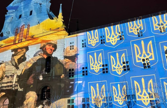 Память жертв российской агрессии почтят светом: Герри Хофштеттер отправляется в новый арт-тур по городам Украины