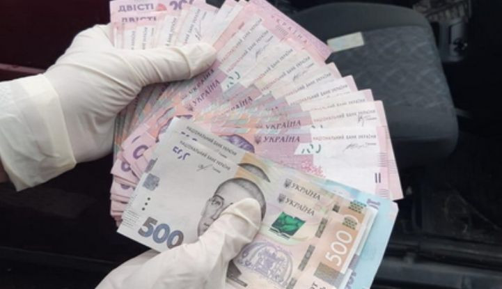 Чоловік, який пропонував поліцейському хабар, постав перед судом